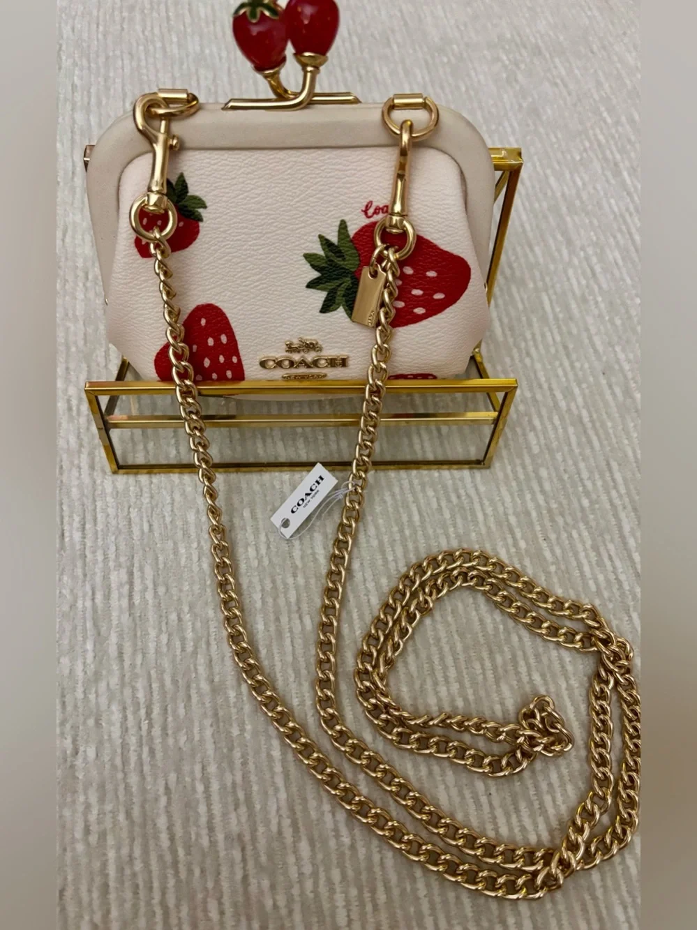 🍓 Coach Nora Kisslock Card Case Wild Strawberry Print Gold Chain Crossbody - Picture 11 of 11